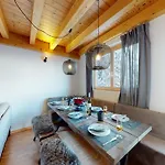 Spacious With Balcony Apartment *