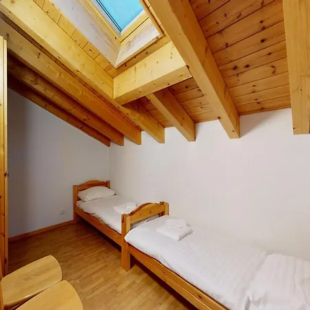 Spacious With Balcony Apartment *